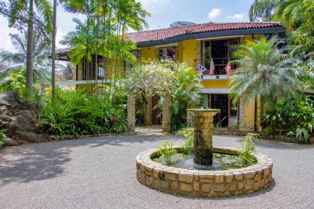 Bougainvillea Retreat Image 16